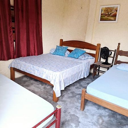 Hostel Canto Da Praia Sao Sebastiao - Proximo Ao Enrocamento Caraguatatuba Esterno foto